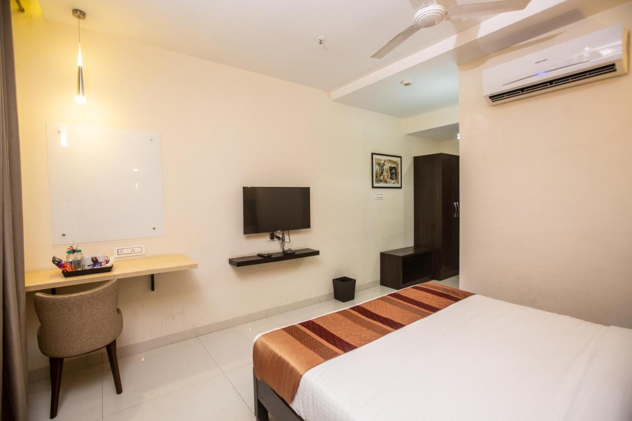 Hotel Singh'S By Wb Inn, Vashi, Navi Mumbai Exteriör bild