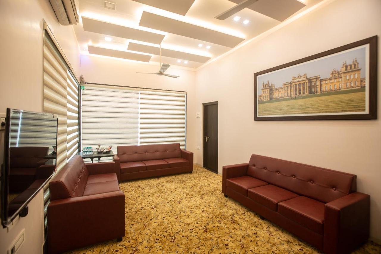 Hotel Singh'S By Wb Inn, Vashi, Navi Mumbai Exteriör bild