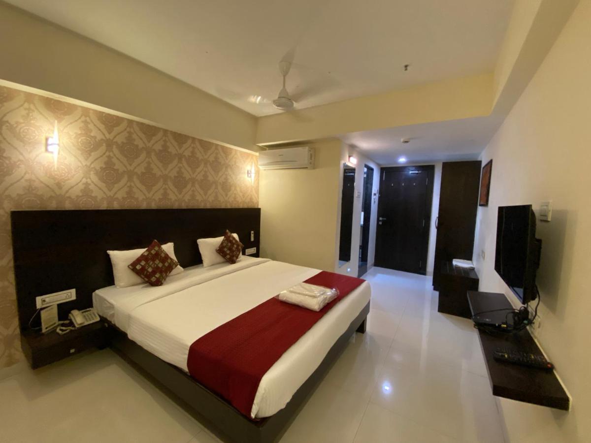 Hotel Singh'S By Wb Inn, Vashi, Navi Mumbai Exteriör bild
