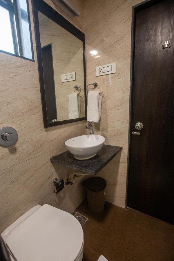 Hotel Singh'S By Wb Inn, Vashi, Navi Mumbai Exteriör bild