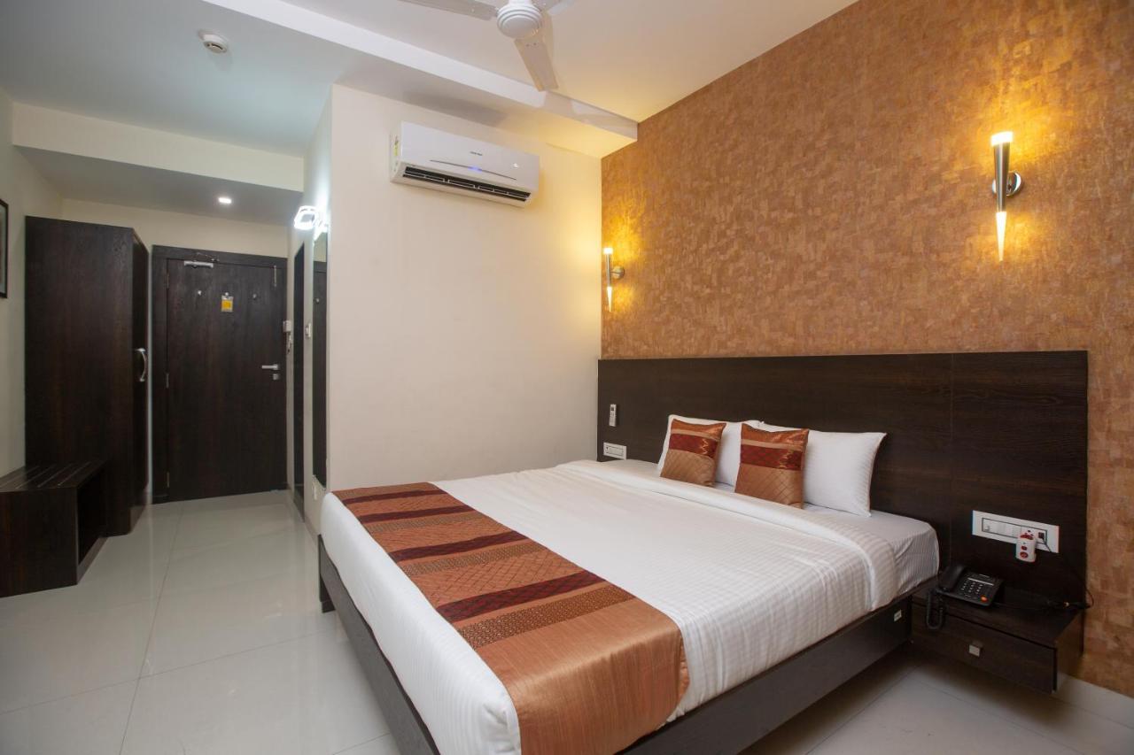 Hotel Singh'S By Wb Inn, Vashi, Navi Mumbai Exteriör bild