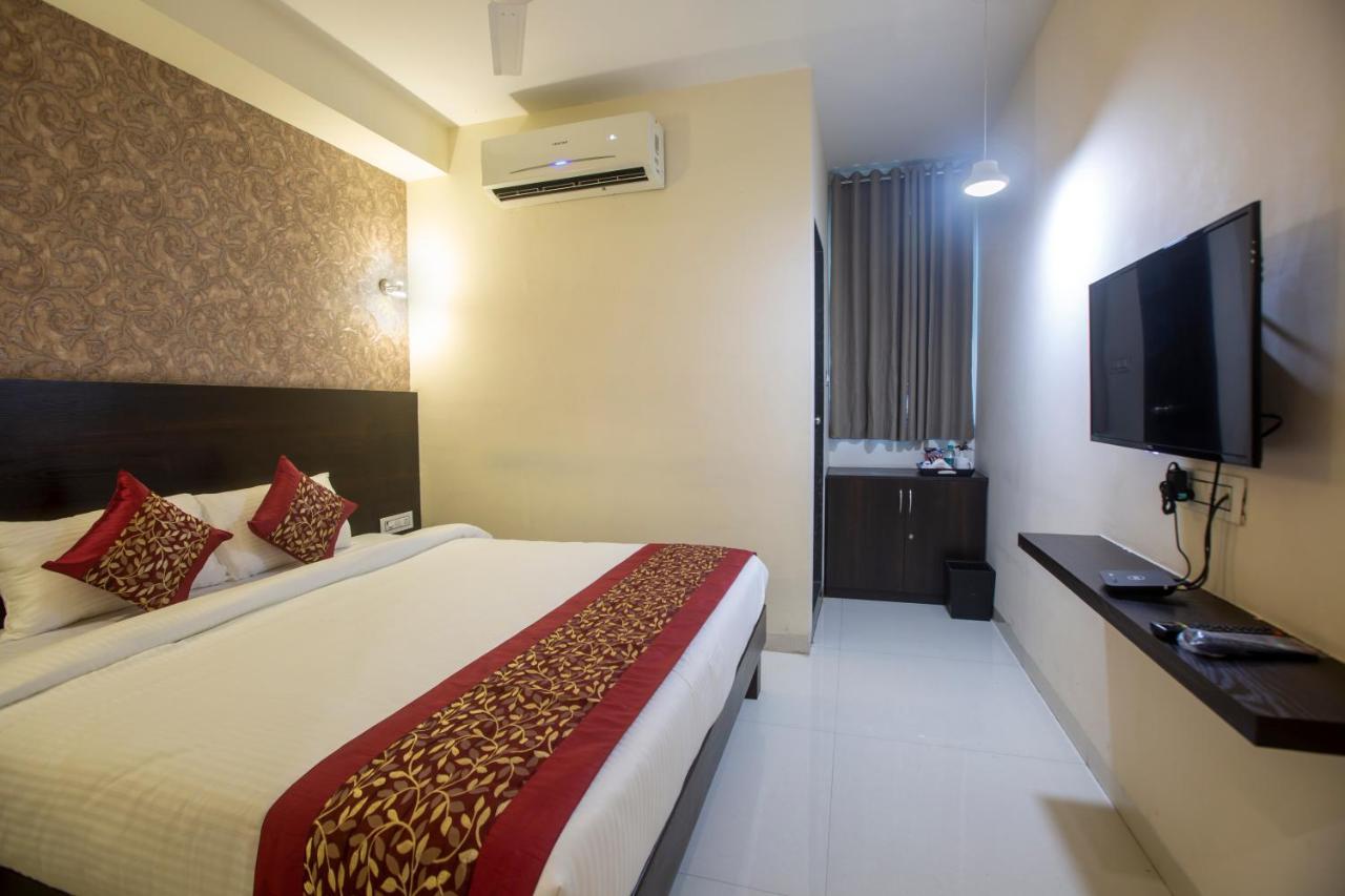 Hotel Singh'S By Wb Inn, Vashi, Navi Mumbai Exteriör bild