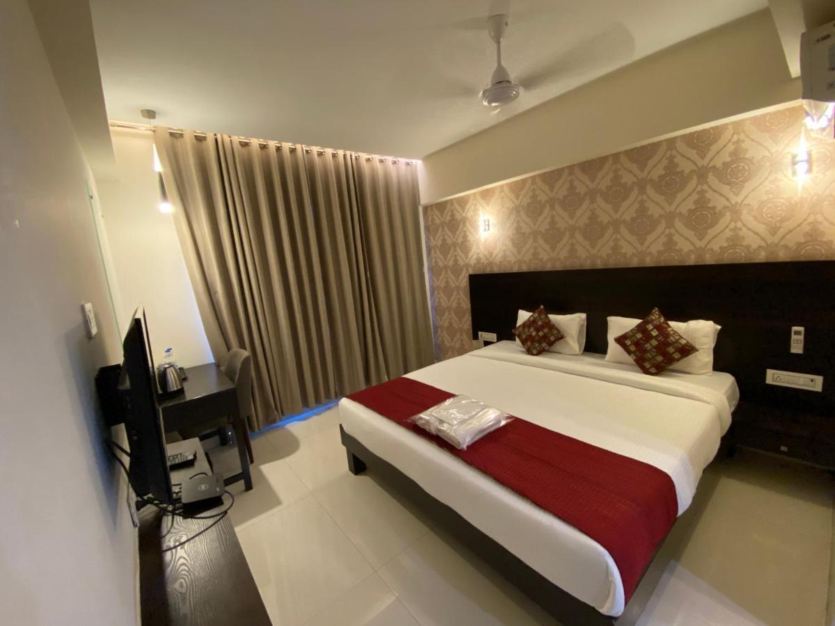 Hotel Singh'S By Wb Inn, Vashi, Navi Mumbai Exteriör bild