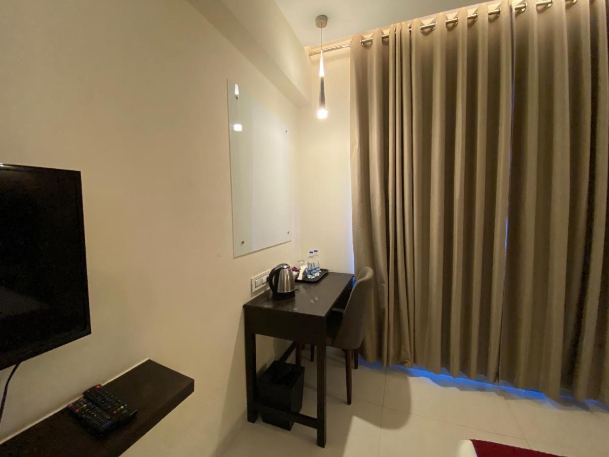 Hotel Singh'S By Wb Inn, Vashi, Navi Mumbai Exteriör bild