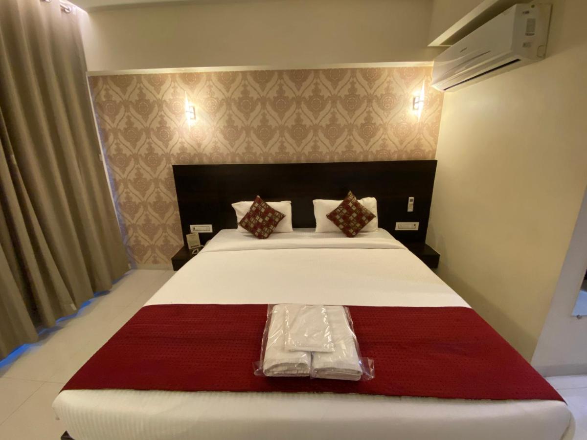 Hotel Singh'S By Wb Inn, Vashi, Navi Mumbai Exteriör bild