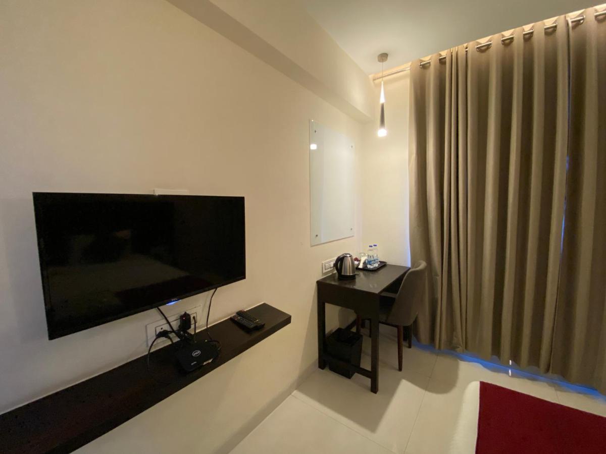 Hotel Singh'S By Wb Inn, Vashi, Navi Mumbai Exteriör bild