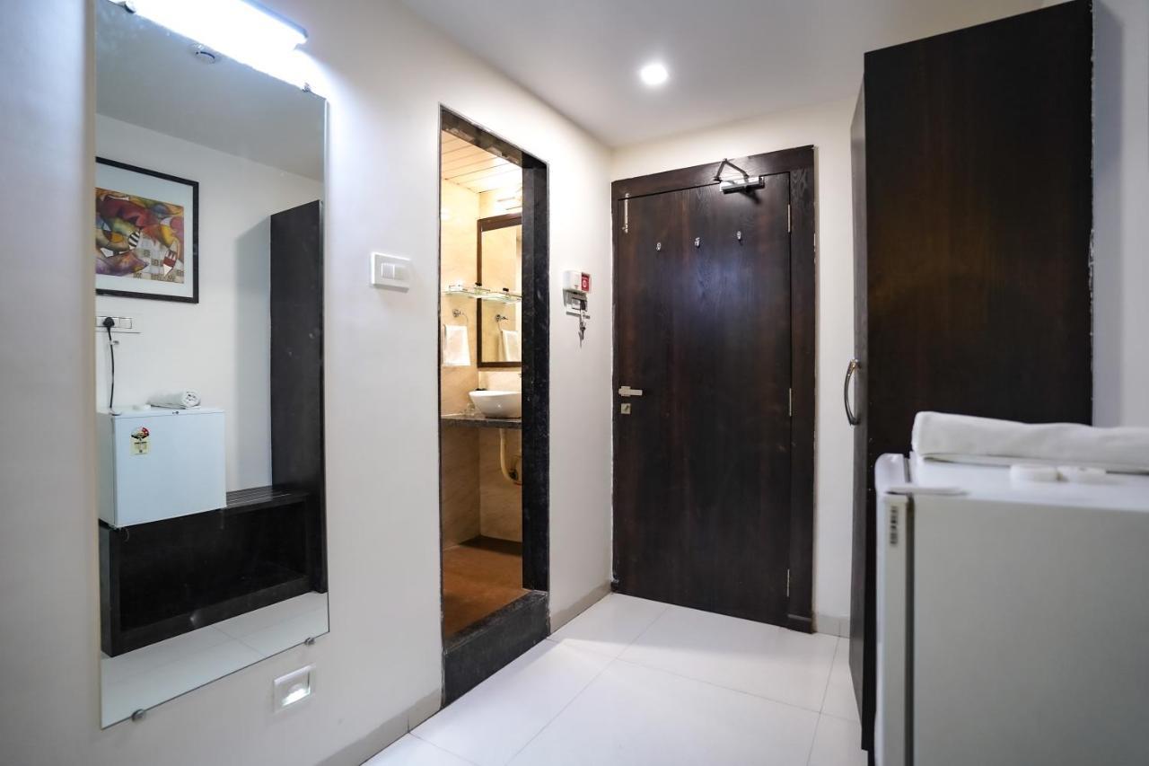 Hotel Singh'S By Wb Inn, Vashi, Navi Mumbai Exteriör bild