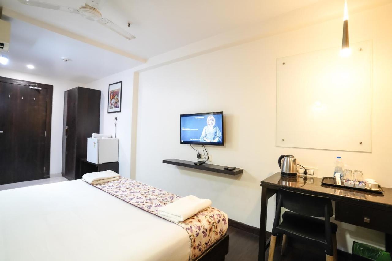 Hotel Singh'S By Wb Inn, Vashi, Navi Mumbai Exteriör bild